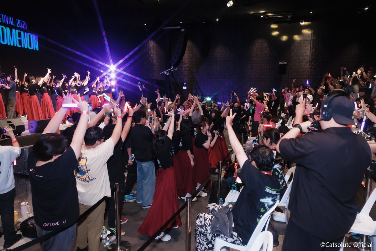 catsolute's tweet photo. ปิดท้ายด้วยภาพบรรยากาศช่วง Encore สุดอบอุ่นที่ศิลปินทุกคนและแฟนคลับมาร่วมสนุกส่งท้ายไปด้วยกัน 😸🫶

พวกเราแคทโซลูท ขอบคุณค่ะ

Recap (2026-05-10)
Event: Catsolute Festival 2026 Day 3
Venue: Lido Connect Hall 2

สามารถชมภาพบรรยากาศเพิ่มเติมที่ FB Page: Catsolute ได้เลยค่ะ
https://t.co/TMdTm4HLbm

#Catsolute #CatsoluteFest2026 #CatsoluteFestival #SoraSora #YamiYami #MiraiMirai #Dream0n #Nox0ff