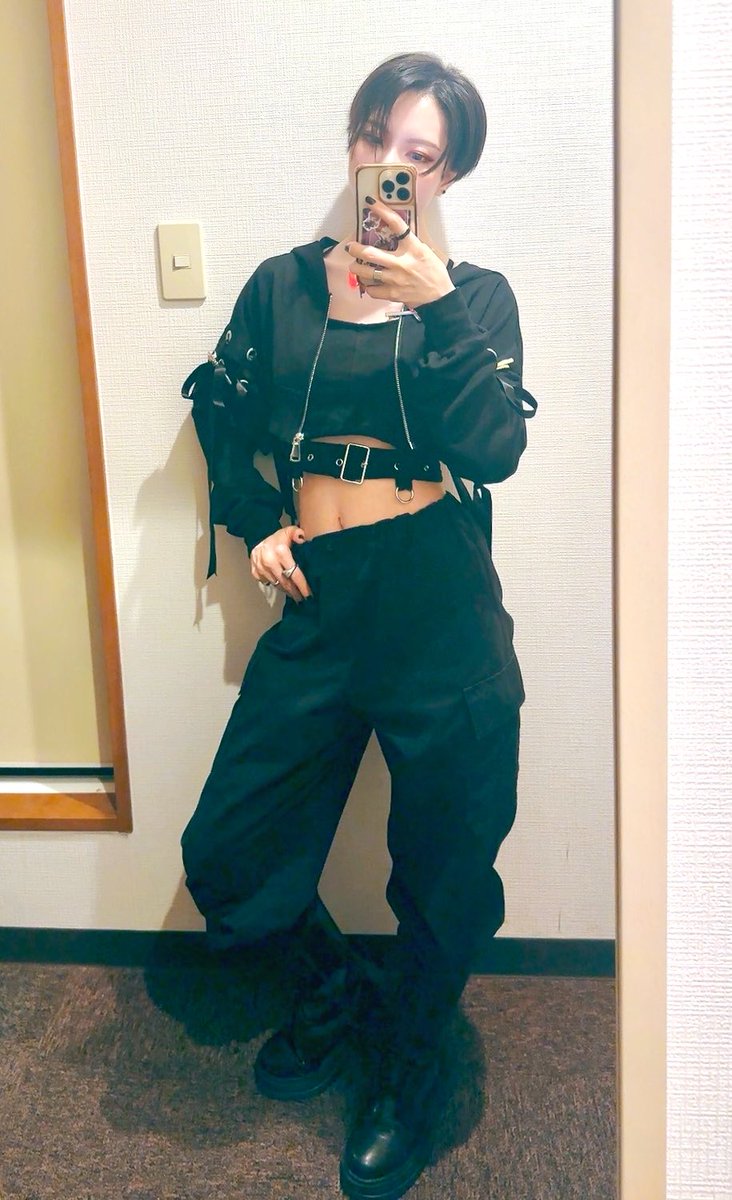 りん@6/21 A館き41a tweet media
