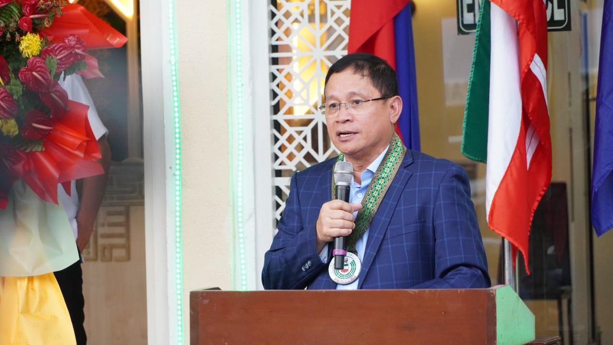 EUAmbPH's tweet photo. 🏛️ Honoured to join the inauguration of the refurbished BTA Parliament today, a symbol of progress, democracy &amp; peace in the Bangsamoro.
Thanks to Speaker Yacob, for your leadership. Proud 🇪🇺support through #SUBATRA is helping build the institutions the Bangsamoro people deserve. https://t.co/G2InHHYhKD