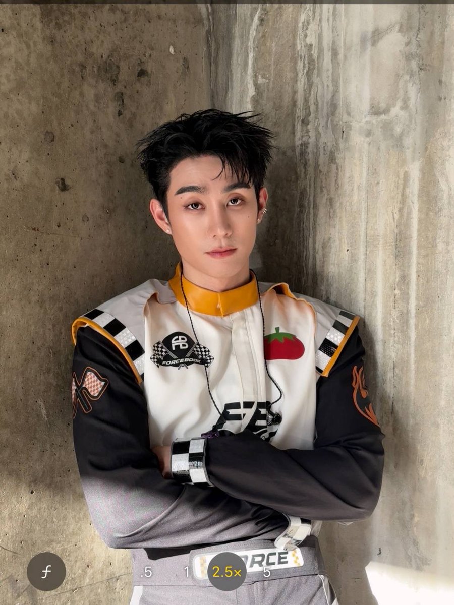 FORCEBOOKFAMILY's tweet photo. อะไรก็ยอมให้ได้ ยกเว้นเรื่องความหล่อนี้ คือ ยอมไม่ได้จริงๆ 🦊✨

IG : moobankmakeup 
#LOLFanFest2026
#fforce_ @fforcejs https://t.co/1yzRzIDpta