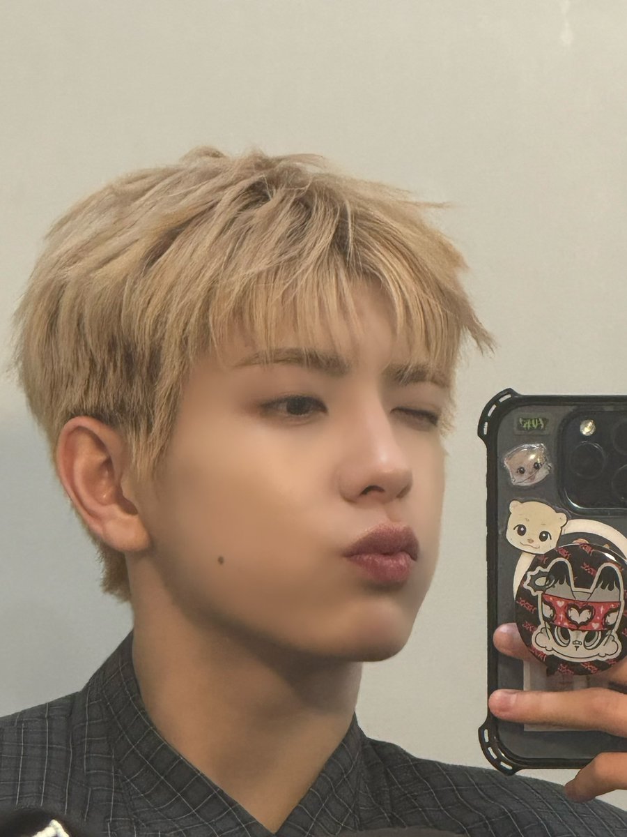 260525 🦦🫧 YUKI sent a photo and said his hair color has