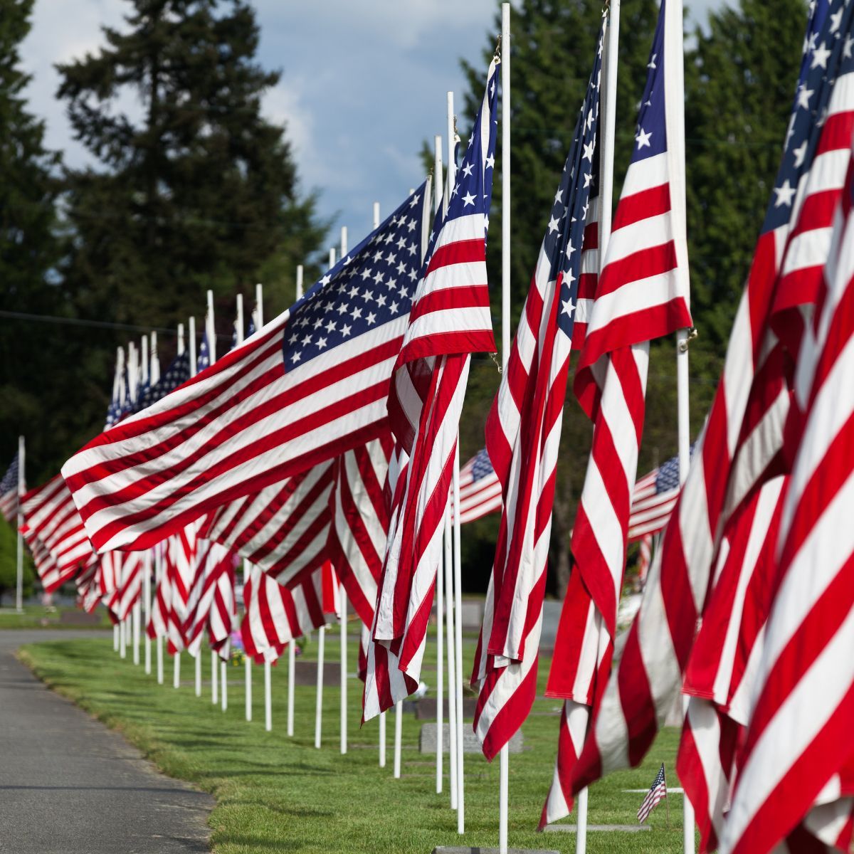 VertxPartners's tweet photo. Today, we honor and remember the brave men and women who made the ultimate sacrifice in service to our country. Their courage and dedication will never be forgotten. 🇺🇸 https://t.co/Vk5RUnnri8