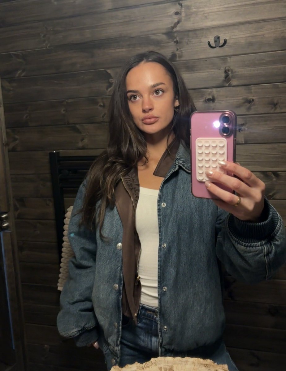 Hannah Hughes tweet media