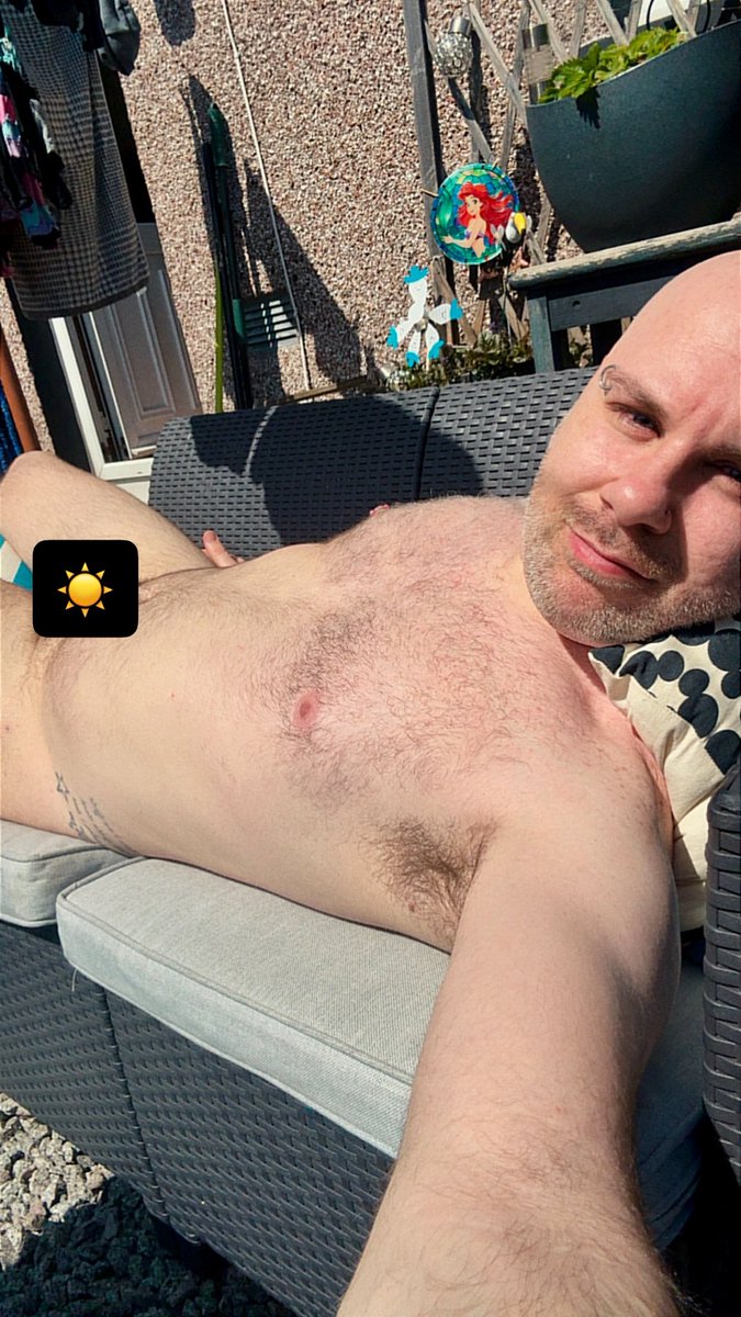 WKDHeart's tweet photo. Heat waves finally reached scotland https://t.co/Hh8zK2SCGz