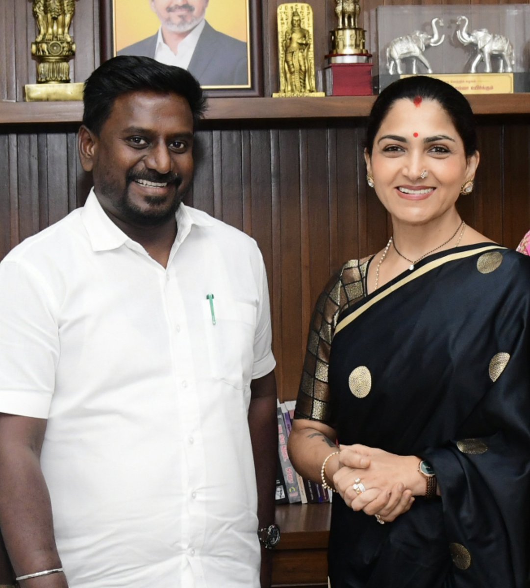 KhushbuSundar tweet media