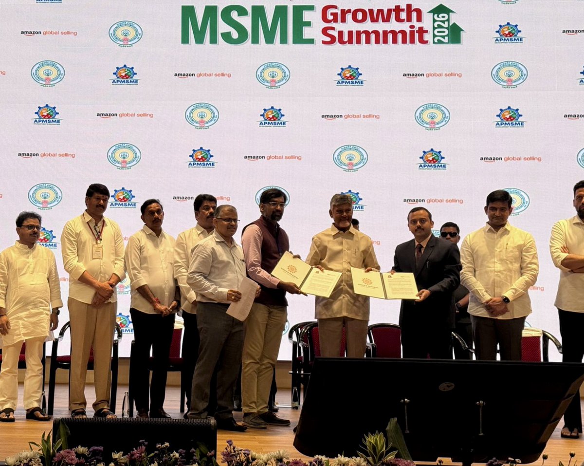 AGlobalSelling's tweet photo. Amazon Global Selling and @apmsmedc  signed an MoU in the presence of Hon'ble CM Sh. Nara Chandrababu Naidu, to empower upto 10,000 local sellers with the tools, training, and market access to sell globally. 
#indiakaglobalsafar #amazonglobalselling #exports https://t.co/ZNs9G958W5
