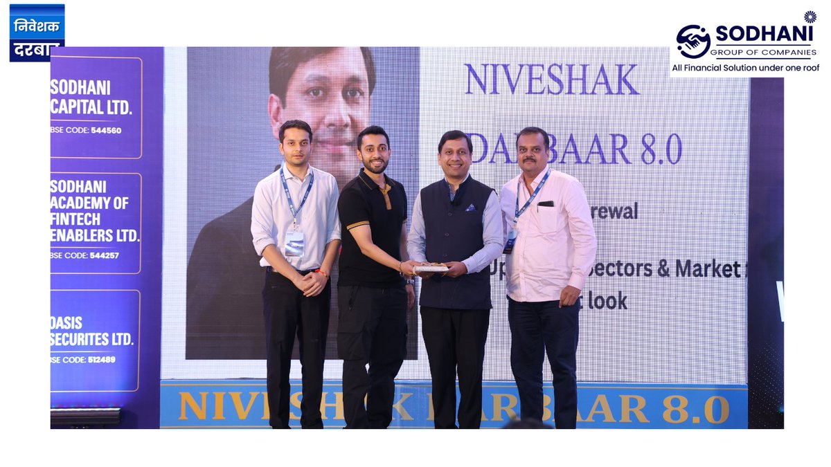 Sodhani_Invest's tweet photo. 🔥 Glimpses from the Blockbuster Niveshak Darbaar 8.0 – Mumbai Edition 🔥

@pankajtibre  Delivering a power-packed session on “Best Upcoming Sectors &amp; Market Outlook” and decoding future opportunities, emerging sectors &amp; wealth creation strategies before a housefull audience! 📈 https://t.co/jqHWOhuxFH