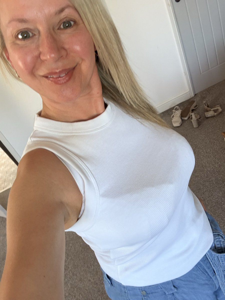 Carolyn tweet media