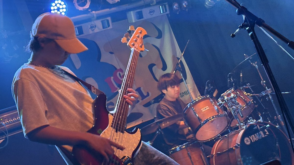 TDC_bigsmile's tweet photo. 【写真で振り返るBIG SMILE Vol.467】
⭐️nomadic teller⭐️
いつもいつもホントに感謝😁
そしてカッコ良い！！

自信を持ってオススメ出来る
佐賀のバンド‼️‼️‼️

３人が３人とも良いキャラクターをしてるから、ライブを見た後は是非メンバーと
話してみて下さい！笑

とにかくオススメ🔥 https://t.co/LfVkg3trr2