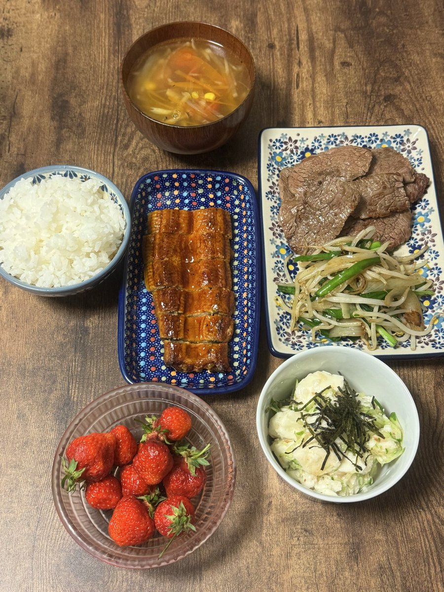 beagle_135's tweet photo. 昨夜の弟ごはん🍚 https://t.co/iramOmOHO7