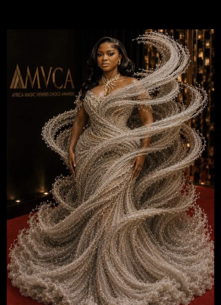 Which South African celebrity can look good in this ?