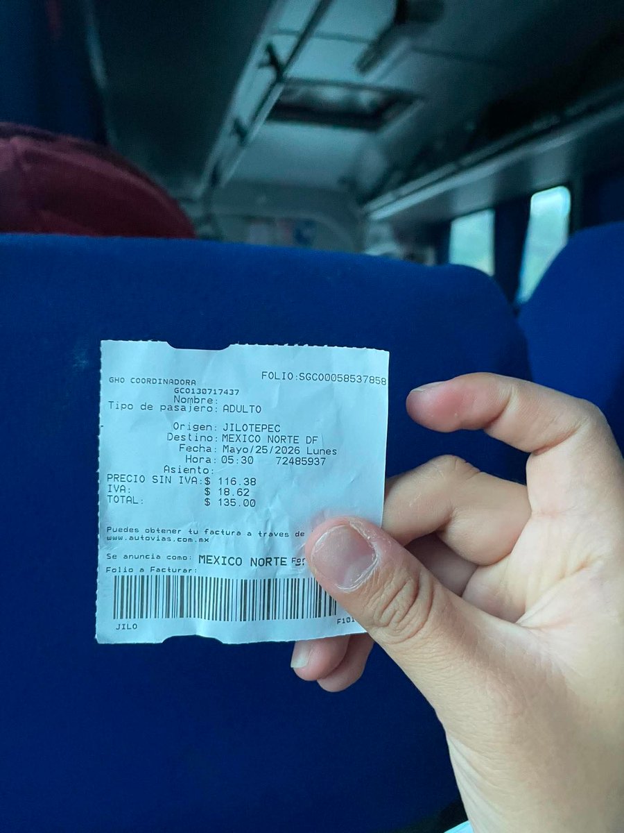 xuridi's tweet photo. Se me hace una injusticia que yo haya pagado por un autobus en la línea pegaso y terminaron mandando en uno d los peores camiones,no es la primera vez que pasa, además sin estabilidad y manejando en el carril de alta @la_linea @hdeplata #Injusticia #autobuses #autméxicoquerétaro https://t.co/dZtOJTEuTM