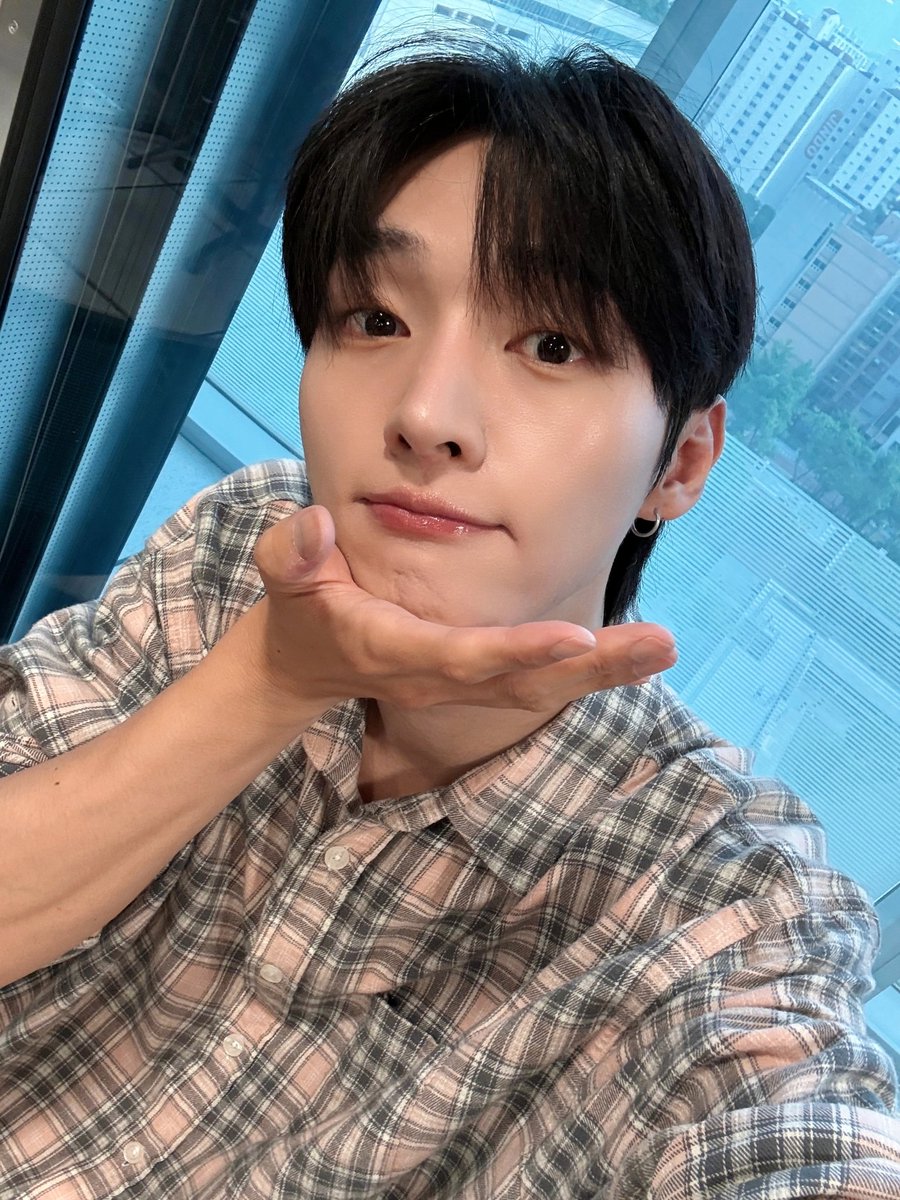 윤지성 (Yoon Jisung) Official tweet media