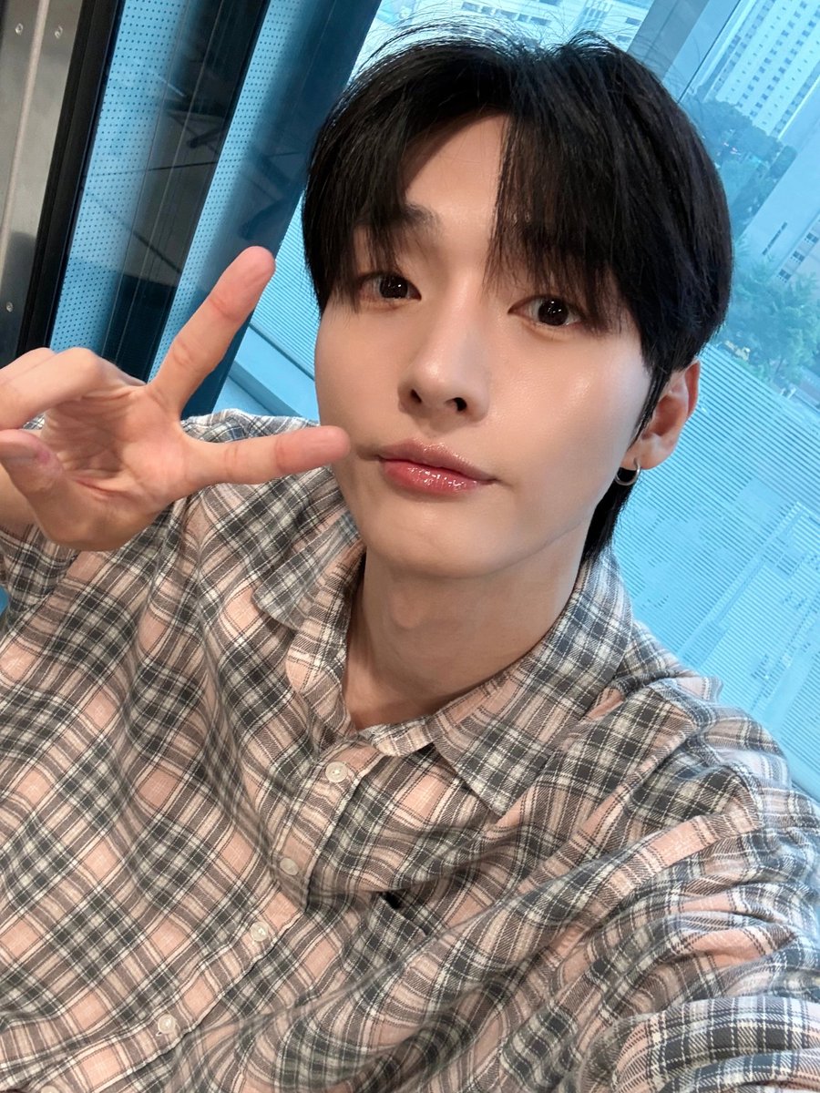 윤지성 (Yoon Jisung) Official tweet media