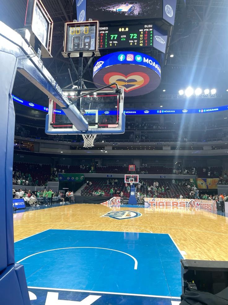 rukaberries's tweet photo. a #kaidres prompt au 

Wherein Dwight Xavier (andres) and Claudia Justicia (kai) were never supposed to cross the line between rivals and something more — especially when Claudia’s brother happens to be Dwight’s biggest rival on the basketball court. https://t.co/rWsH0GQYTJ