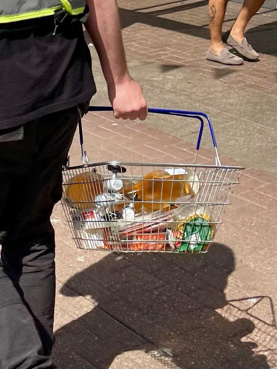 gilly_malone's tweet photo. The youth of today… stealing Kylie wine from Tesco! https://t.co/Pyvaf2Zj6d