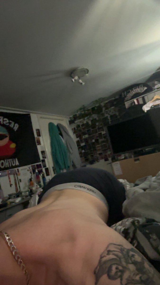 VersbLeeds's tweet photo. Don't wanna get out of bed 😫 https://t.co/nECU07OIt2