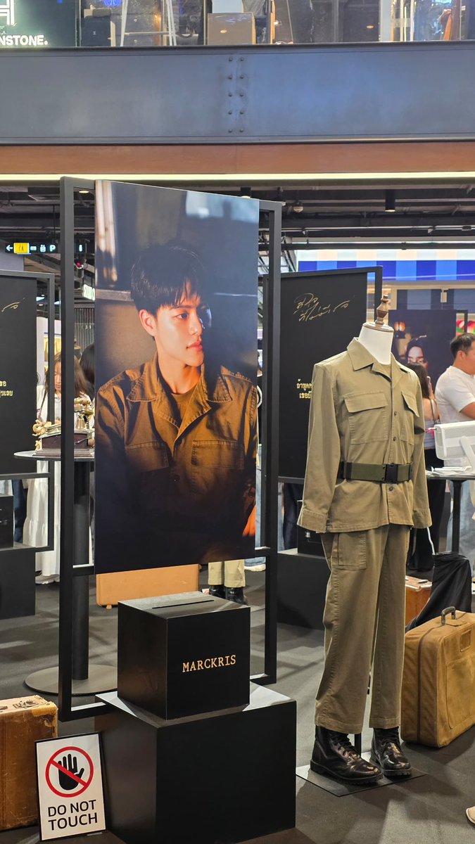 polcaruay's tweet photo. i asked my friend to write the letter to p’marc on behalf of me since i couldn’t attend the exhibition 🥹 dear @Marckrisk you’re so loved even we’re far apart 🫶💗

#MARCKRIS 
#BUS_ดีใจที่ไม่มีเธอ https://t.co/vGOe6CqcCv
