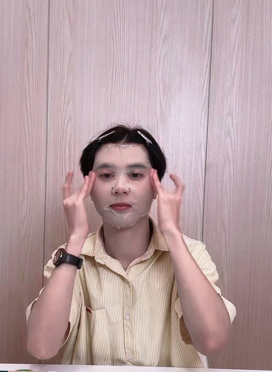 ploy_htpp's tweet photo. ใช้แล้วน่ารักเหมือนพ่อค้าอะป่าวว😗

TONLIEW LOVE JELLY MASK
#นัดเม้าท์นัดมาส์ก https://t.co/pPNnXd4xFo