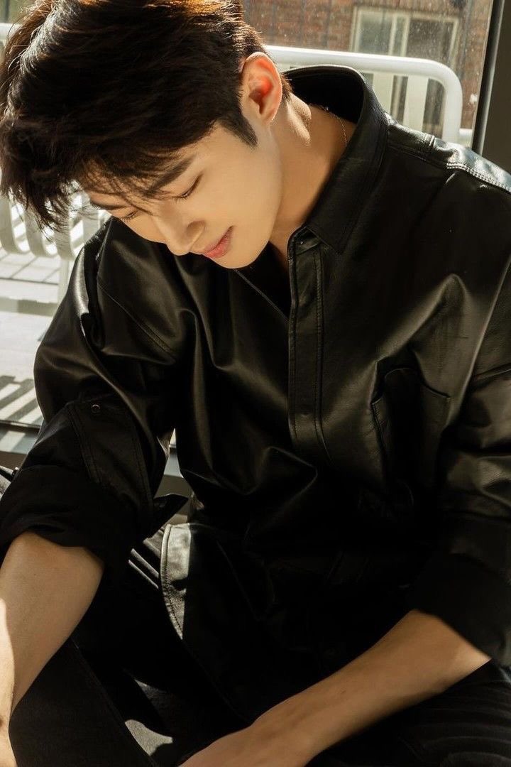 Post by 🛋️ on X: him