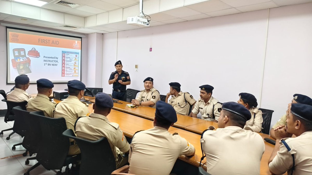 01NDRF's tweet photo. A specialized team of 1st Bn #NDRF successfully concluded a 1-week training capsule on Disaster Management &amp; Emergency Response for CISF personnel at NESAC, Umsaw, Meghalaya, sharpening their operational readiness &amp; life-saving skills.
​#Preparedness #CapacityBuilding 
@NDRFHQ https://t.co/9Amf4fWe6h