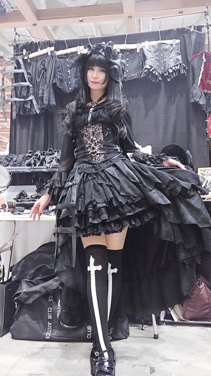 1日目のコーデ🦇 フィッシュテールスカートに 自作コルセット＆鳥かご