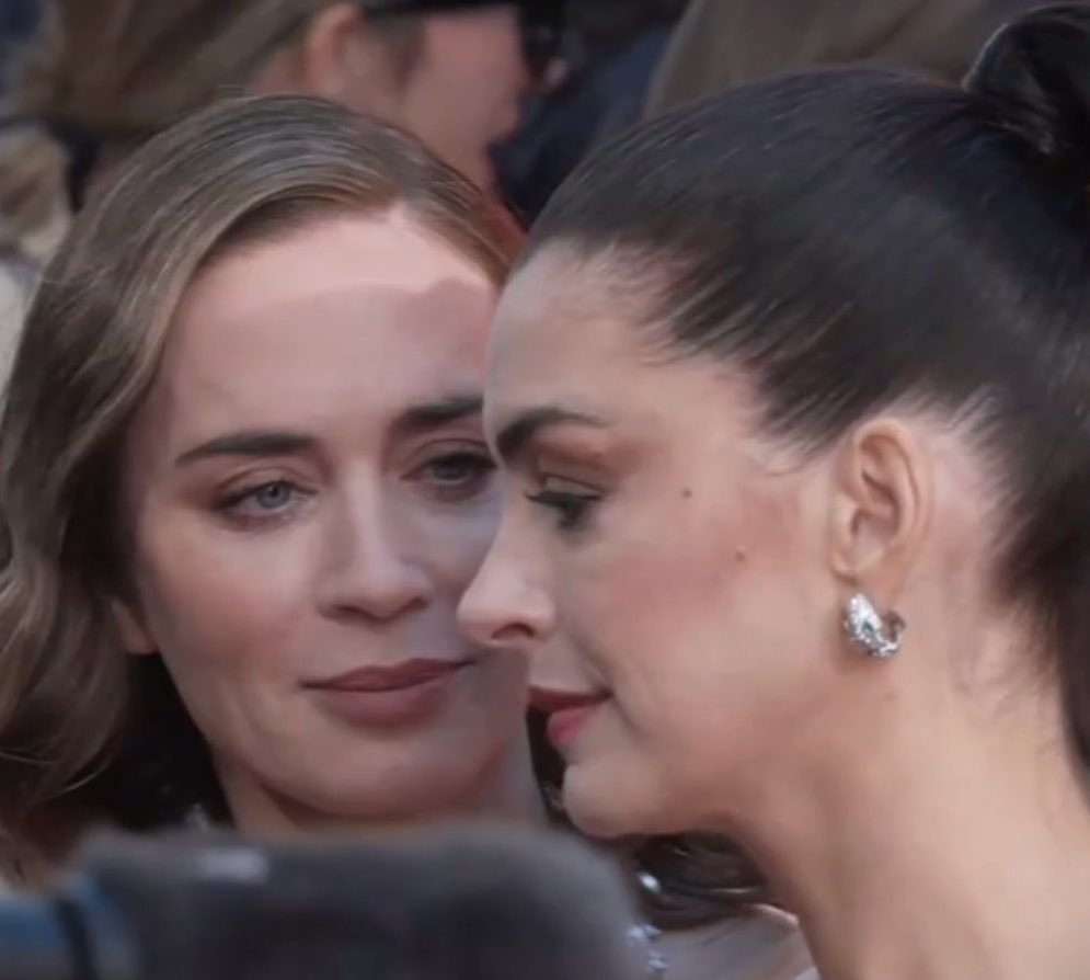 gretch | holy fuck these bitches gay tweet media