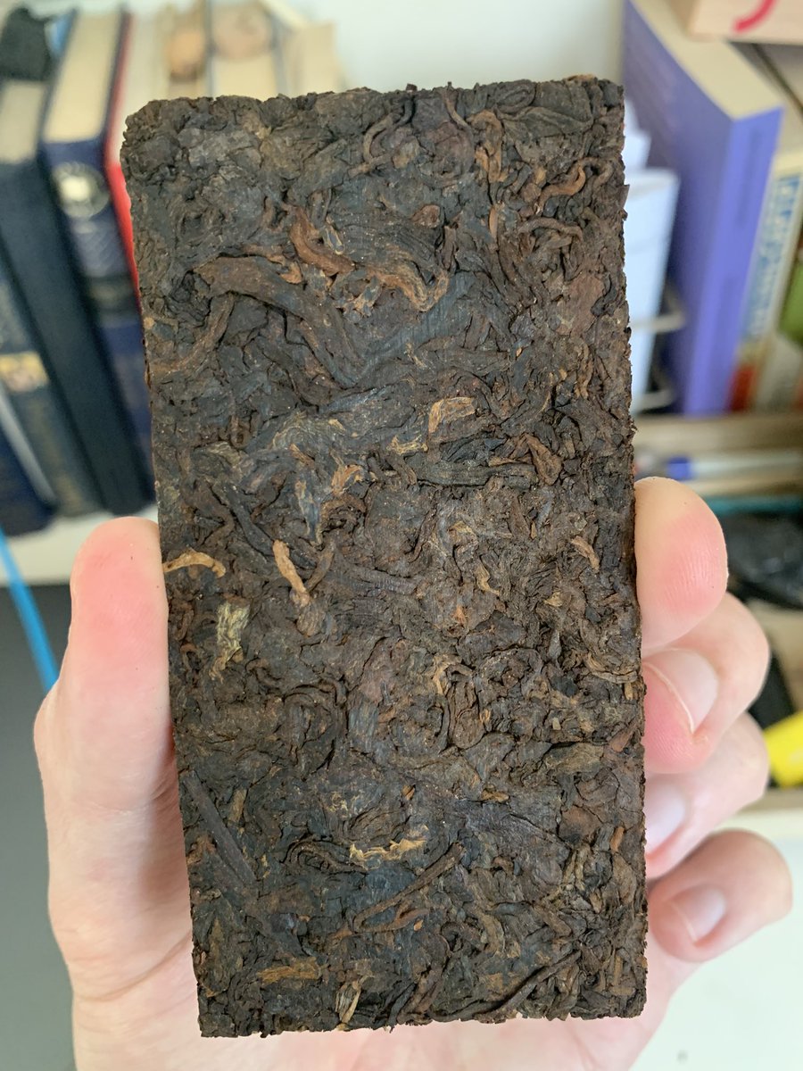 PonBaron290323's tweet photo. I got this new everyday puer, 10 years aged. It is not a lot of tea but I can stretch it over a month easy. Full blue setup let’s goo (also yes that is a Hot Wheels car with no wheels, one of my tea pets)

#tea https://t.co/mjGTVUuGj6