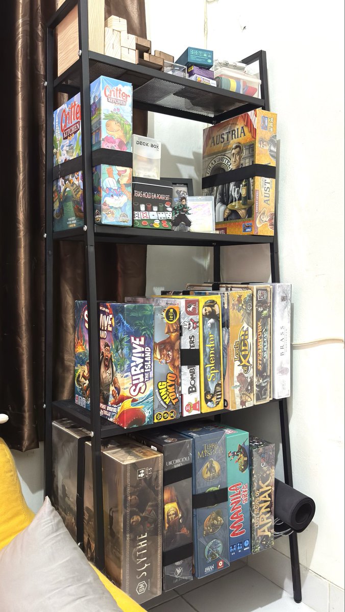 echattar's tweet photo. Rabu ada yg mau main board game ga nih? Boleh nih ada beberapa koleksi gue yg bisa di mainin bareng🤘🏻 https://t.co/JgcGXZuxUv