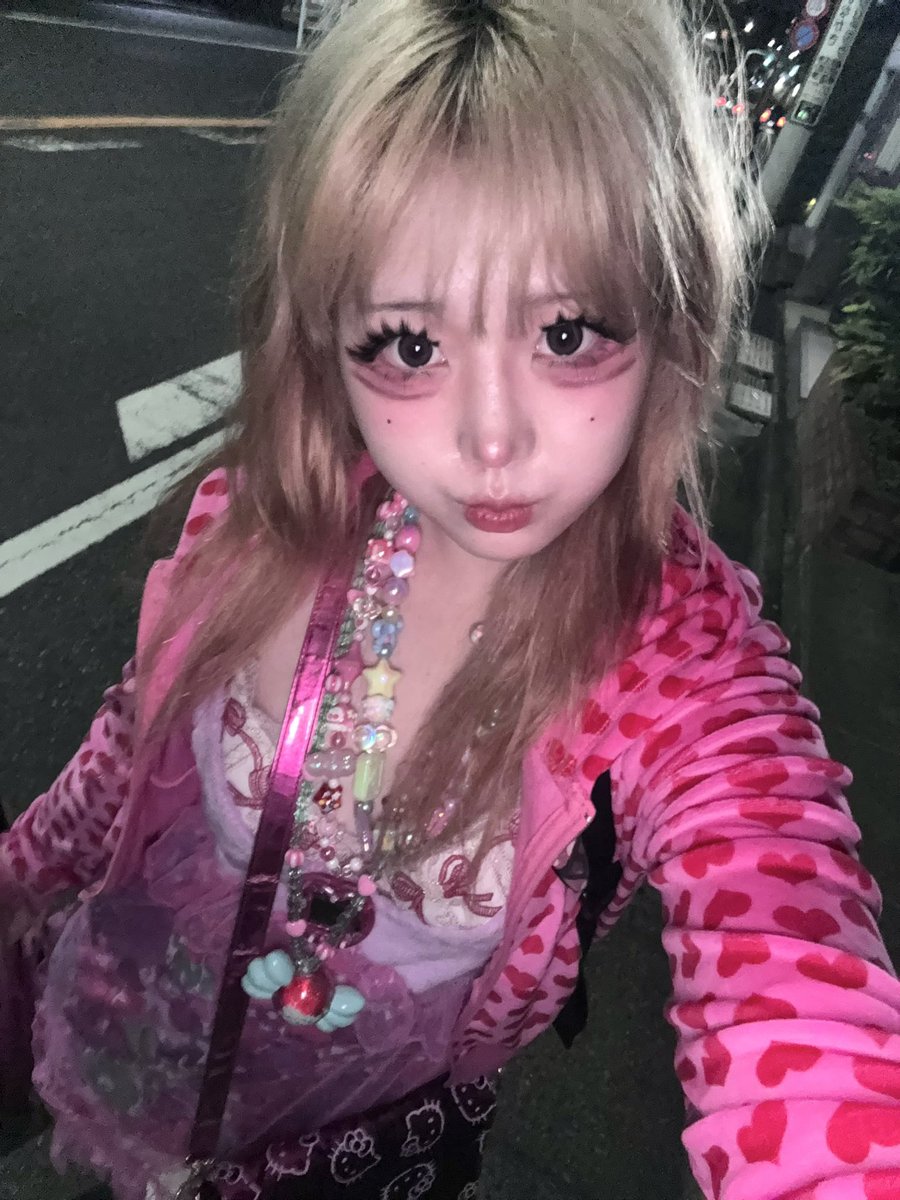 레무 tweet media