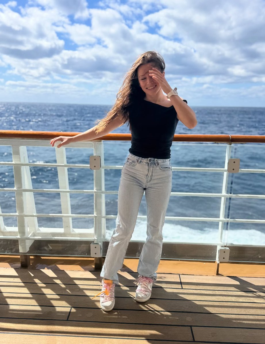 Danielle Kelly tweet media