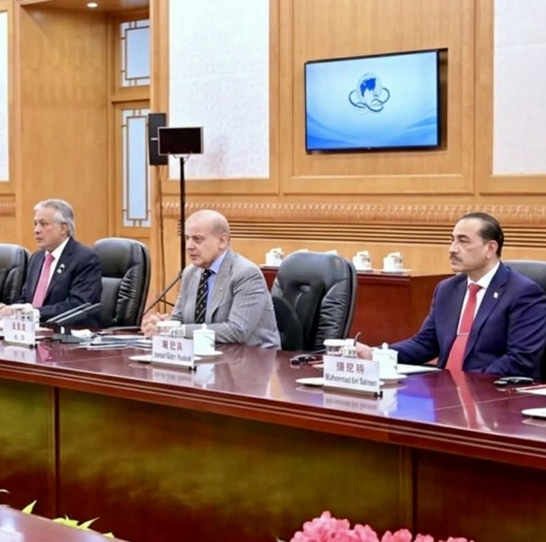 پری زاد tweet media