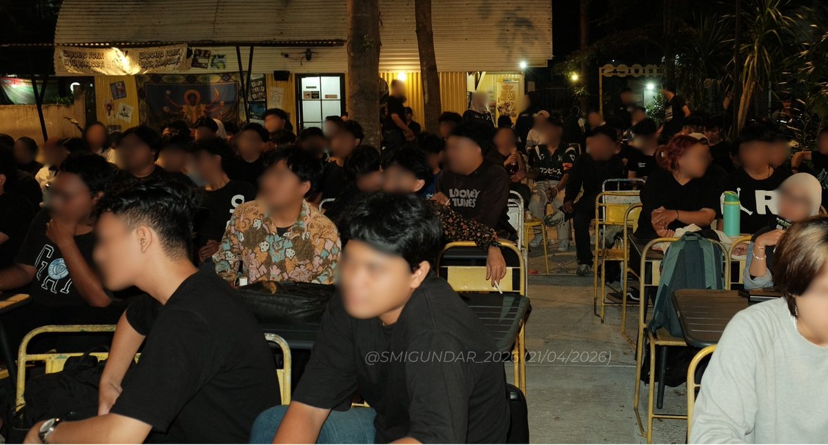 smigundar's tweet photo. Kegiatan diskusi dan nonton bareng film “Pesta Babi” oleh SMI Kom. Gundar terkait realitas sosial di Papua mengalami intimidasi berupa interogasi dan kedatangan aparat. Tindakan ini dinilai mencederai kebebasan akademik di ruang publik yang seharusnya bebas dari rasa takut. https://t.co/61GBeTc6JX