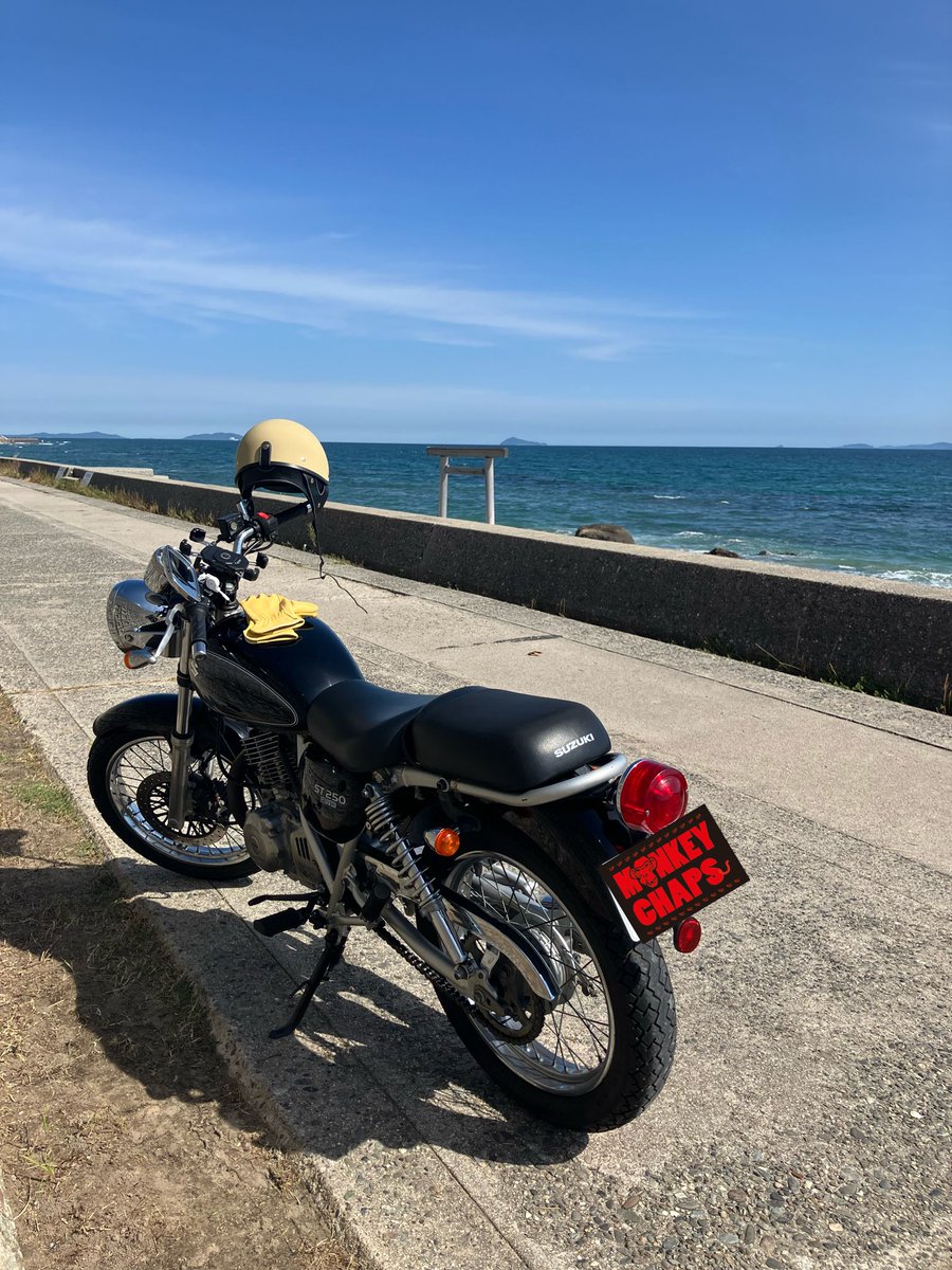 m_chaps_masa's tweet photo. 約25年ぶりのバイク
やっぱりいいねー
素晴らしい
色んなこと思い出す
でも大人になってからのがいいかも
感じ方違うな
今日初めて燃費計算した
リッター34！
最高だ
大型欲しい病勃発🤣 https://t.co/k0B8YlQ7jd