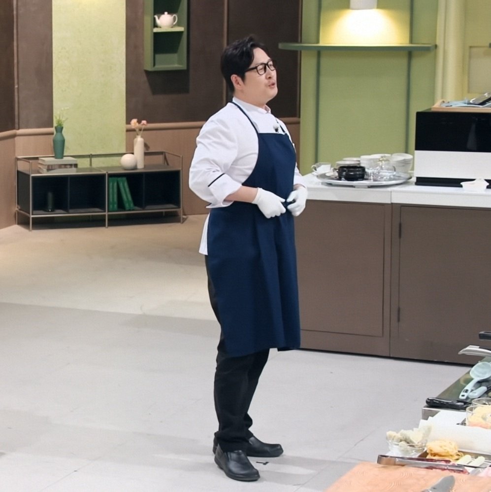 dudu_pal_'s tweet photo. 앞치마 뭐임? 바뀐거임? 리폼임?? https://t.co/5IubKWUbLd