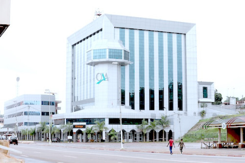 InvestCameroun's tweet photo. Endettement : le Cameroun pourrait emprunter jusqu’à 7689 milliards de FCFA entre 2026 et 2028 https://t.co/Dddx4viACc https://t.co/TLPgc5wyTN
