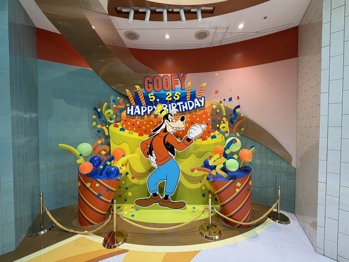riridsds's tweet photo. Goofy🎂 https://t.co/chGEirTMGa