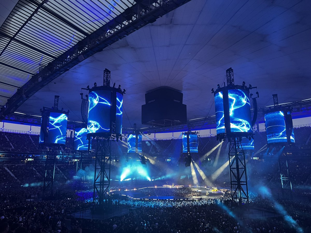 NordwindK's tweet photo. Man lebt nur einmal und verrückt sein gehört doch irgendwie dazu. Also bin ich am 30.05. bei Metallica in Berlin. ♥️🤘 https://t.co/dO6zLKdhEN