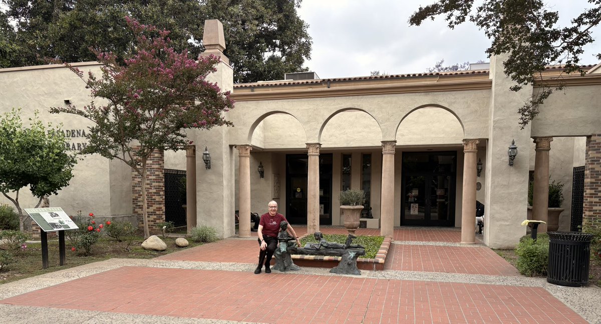 CarnegieOldpark's tweet photo. The wonderful South Pasadena Carnegie #3 in our series of #CaliforniaCarnegies - elegant architecture, fine statuary, a huge fig tree for shade and big bins for kids to return books. https://t.co/Xh8iFyu3uZ
