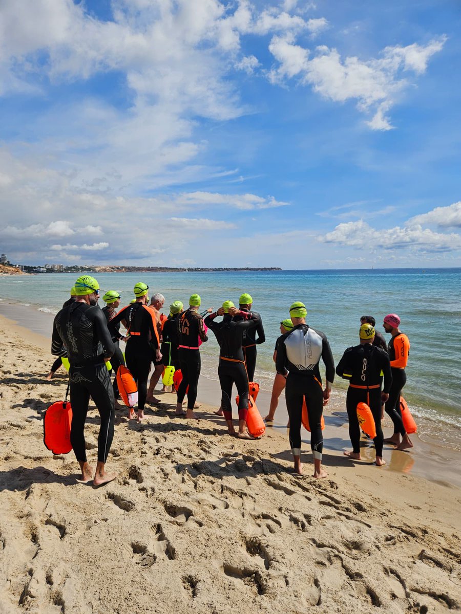 visitphoradada's tweet photo. Swimmers Meeting Point se despide por todo lo alto, dejándonos esta espectacular imagen como #TopPHoto
Un recuerdo perfecto hasta después del verano, cuando volverán las quedadas para disfrutar de la natación en grupo
#PilarDeLaHoradada #MilPalmeras #Natación #HibernisMare https://t.co/6I6bbrOvbx