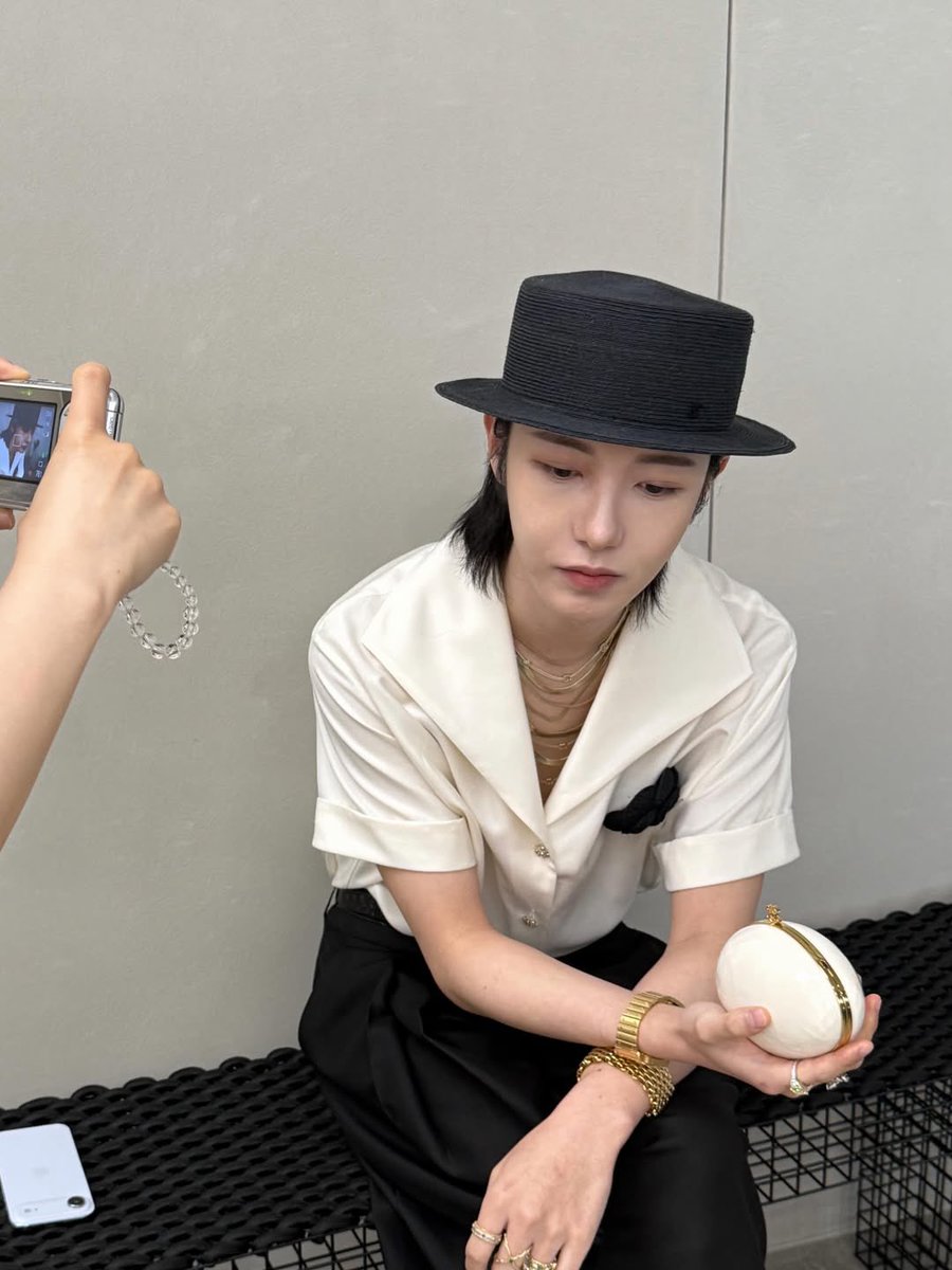 RENJUN BASE! tweet media