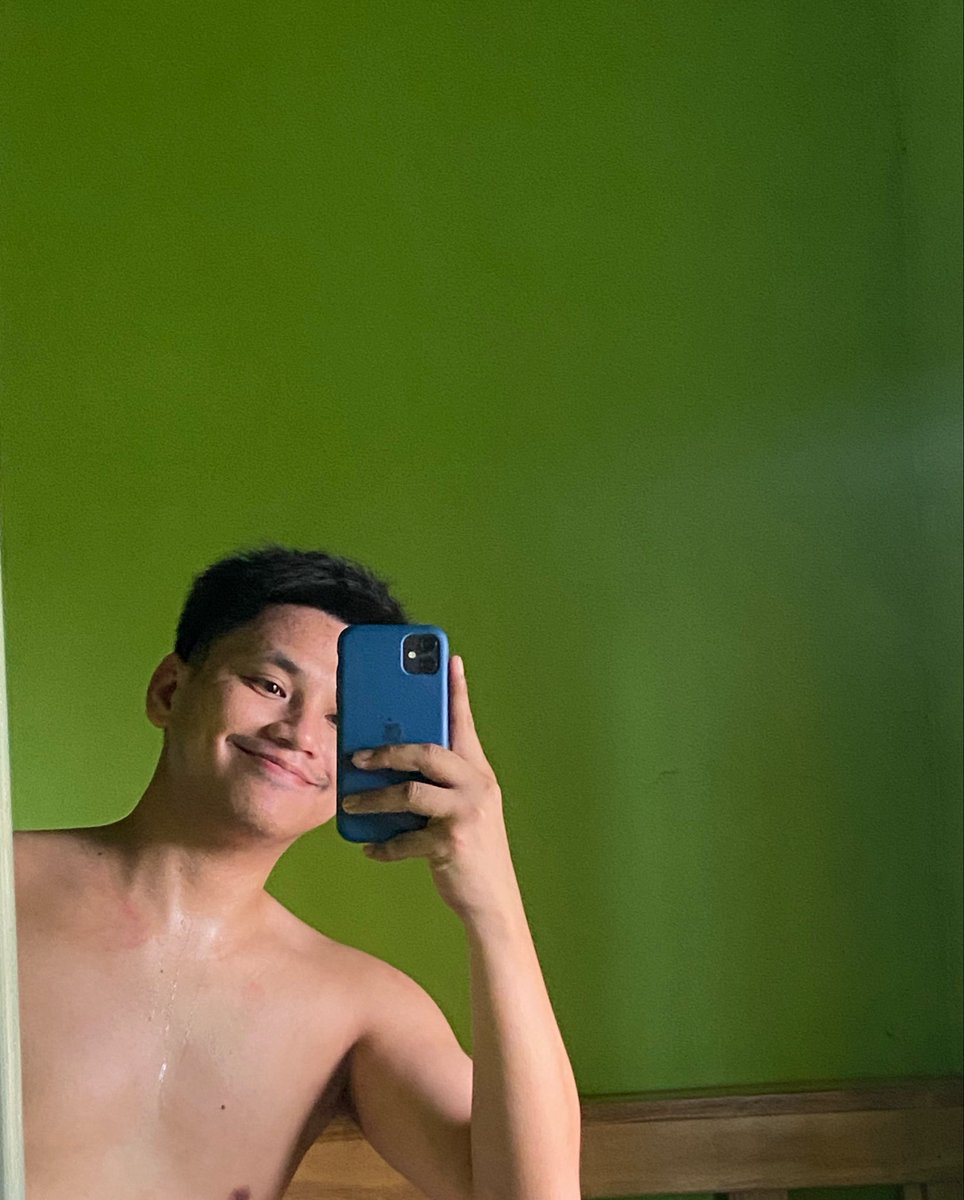 JNTHSCRO's tweet photo. soafer sa init at pawis https://t.co/CIlTKmt69i