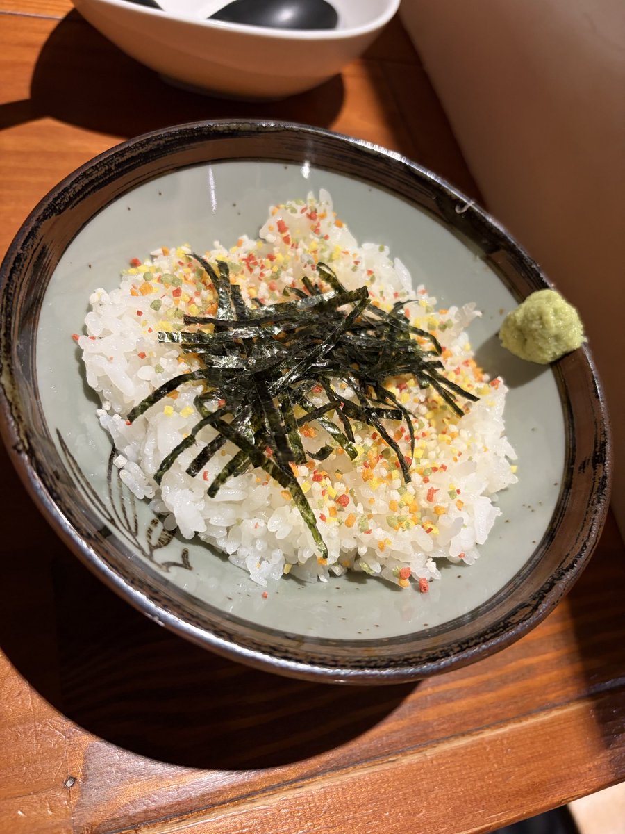 yukahimiyu501's tweet photo. 麺屋 真心さん

暑さが戻りざるそば日和🎶

爆うま中太麺に
追加TPでふわっふわの卵と
たっぷり入った納豆🌟
甘めに醤油をキリッと効かせたつけスープ
むちゃんうまーいよ(⁎⁍̴̆Ɛ⁍̴̆⁎)✨
〆は超超大好き納豆ごはん❣️

偶然煮干しの巨匠様にもお会い出来て最高な夜ごはん☆彡

ごちそうさまでした♪ https://t.co/Bl5tZn4Q8a