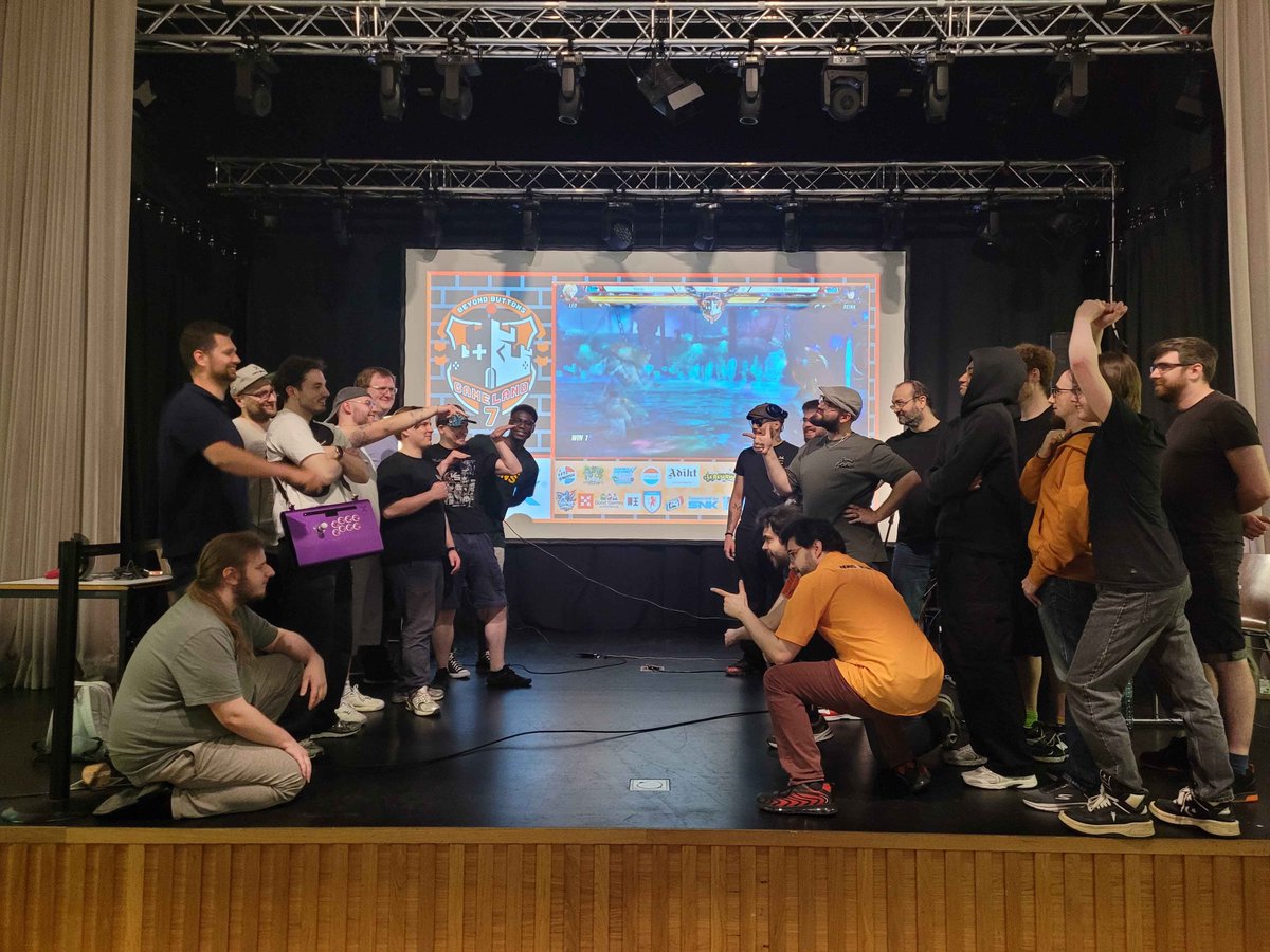 FightingCornerLux tweet media