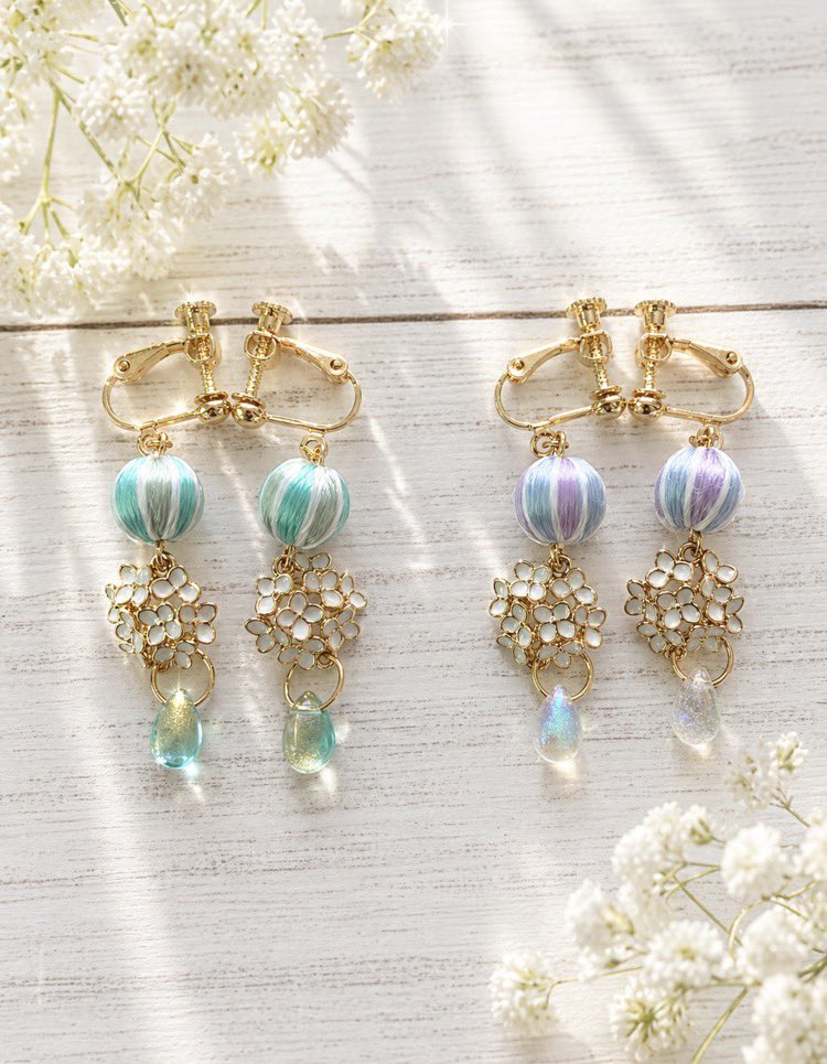 M0207Venus's tweet photo. 🌿再販のお知らせ🌿
リリース当日に売り切れた商品の再販です！

淡いカラーの巻き玉に繊細なパーツと透明感のある雫を合わせた耳飾り🫧

光に当たるたび煌く
これからの季節にぴったりなデザインに仕上げました͛💠

#巻き玉
#ハンドメイドアクセサリー
#イヤリング
#大人可愛い
#ゆめかわアクセサリー https://t.co/SziklVW7X3