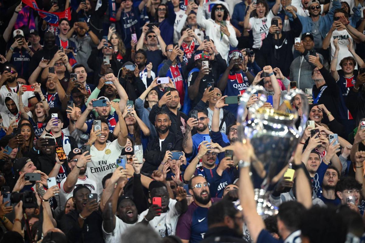 Le Grand Paris Football Club tweet media