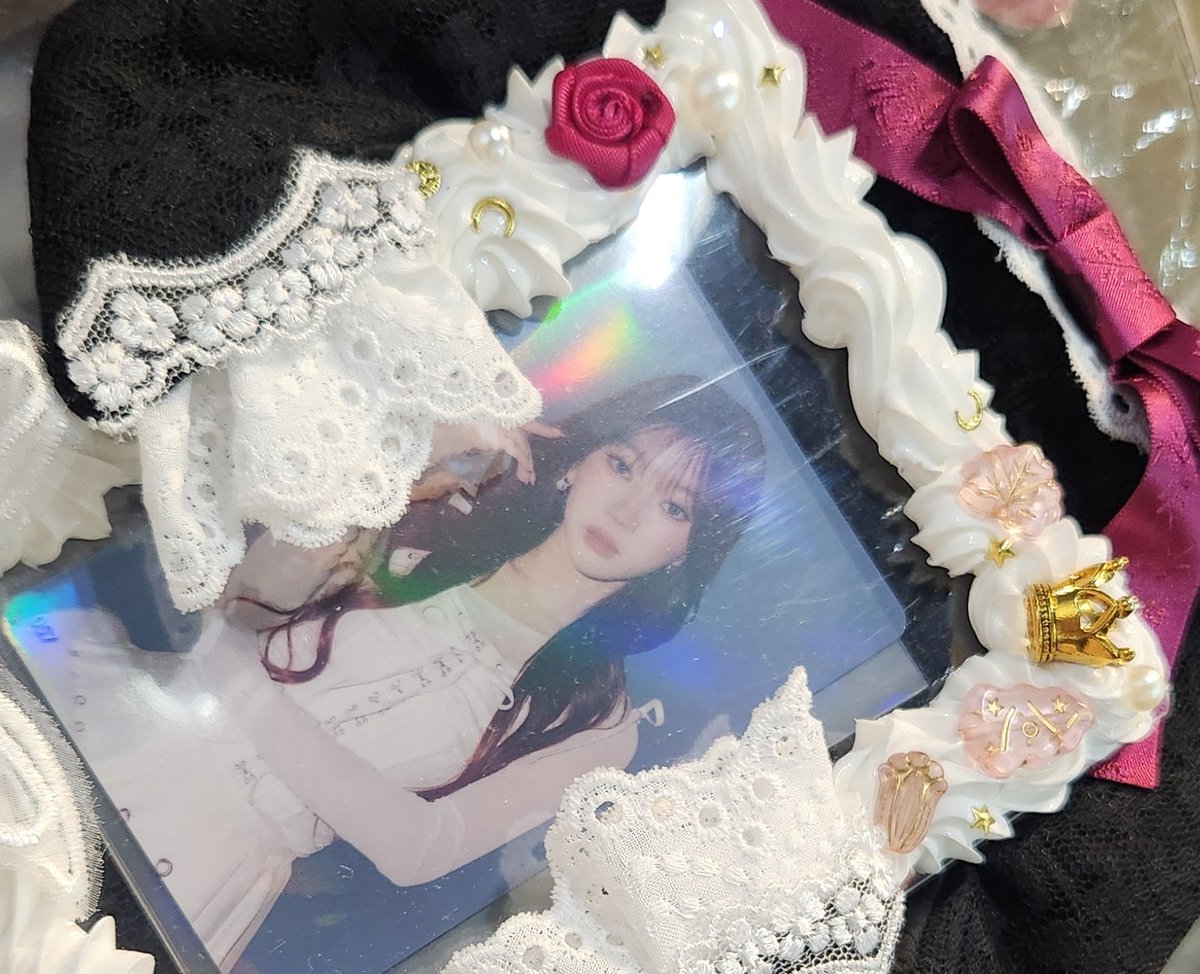 Sucre_Poison_'s tweet photo. お隣の魔女のレシピさんとトムさんのコラボケース。
日曜に物販でゲットしたトレカをいれたくてお迎え🌹 https://t.co/rM91IZm1qL