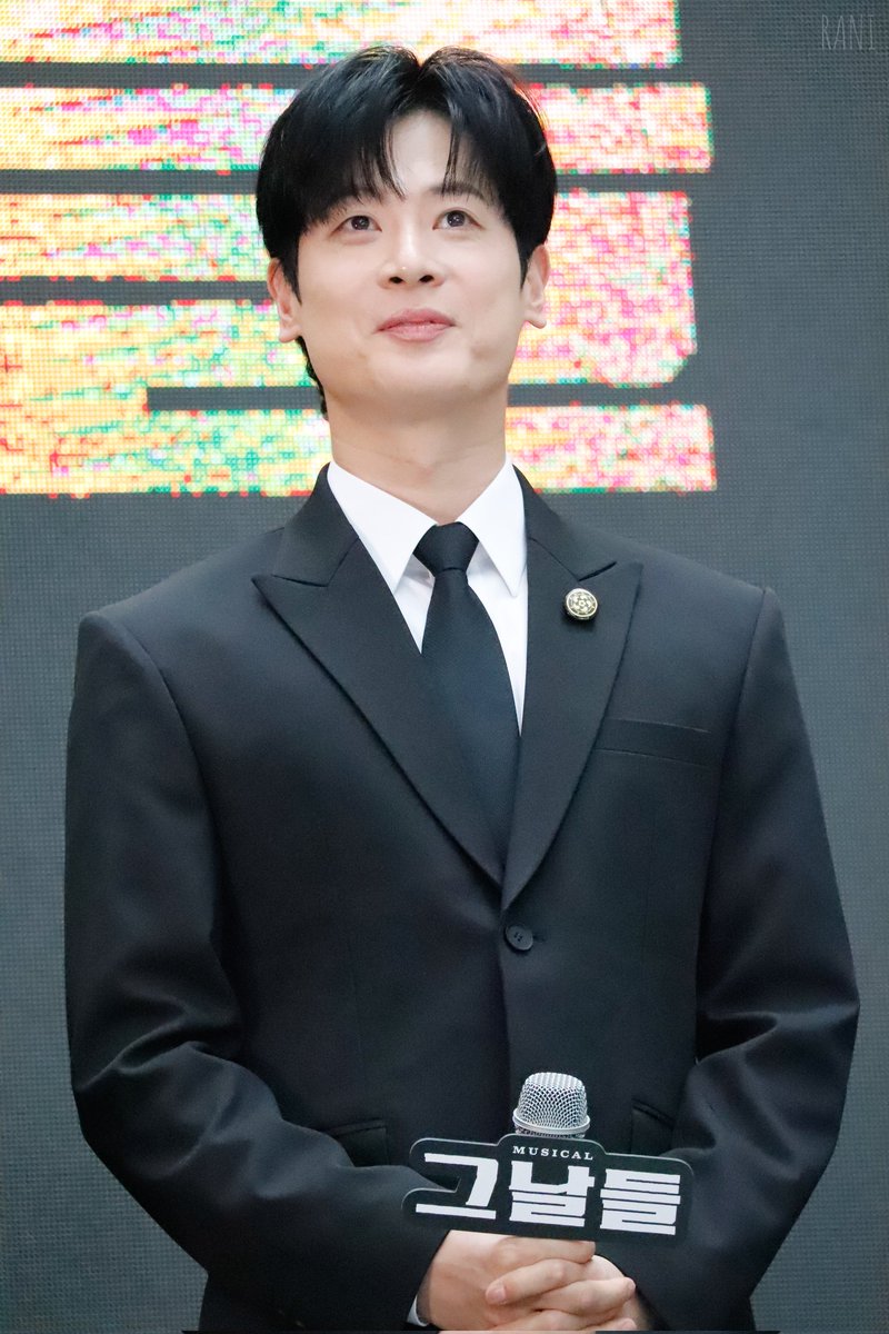 zero_rani_pic's tweet photo. 2026.05.25
뮤지컬 #그날들 #커넥트데이
무영역 #박규원
.
미모가 홀리몰리과카몰리~ https://t.co/2d3YUOPRHw