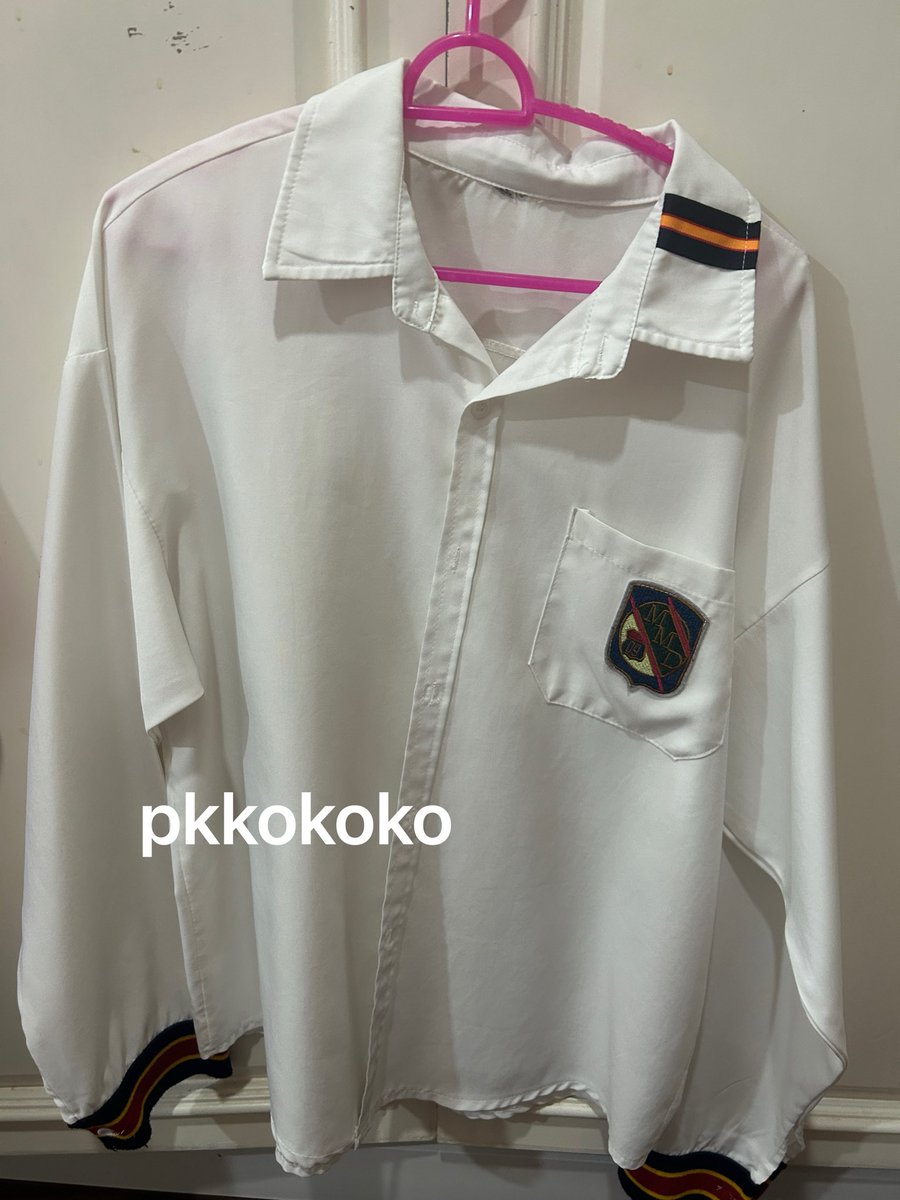 pkkokoko's tweet photo. เสื้อแขนยาว/เสื้อเชิ้ต oversized 
บางตัวมีตำหนิ วัดขนาดdmได้เลยค่ะ

❤️ราคา ตัวละ 20 บาท https://t.co/yOFRuIRgmT