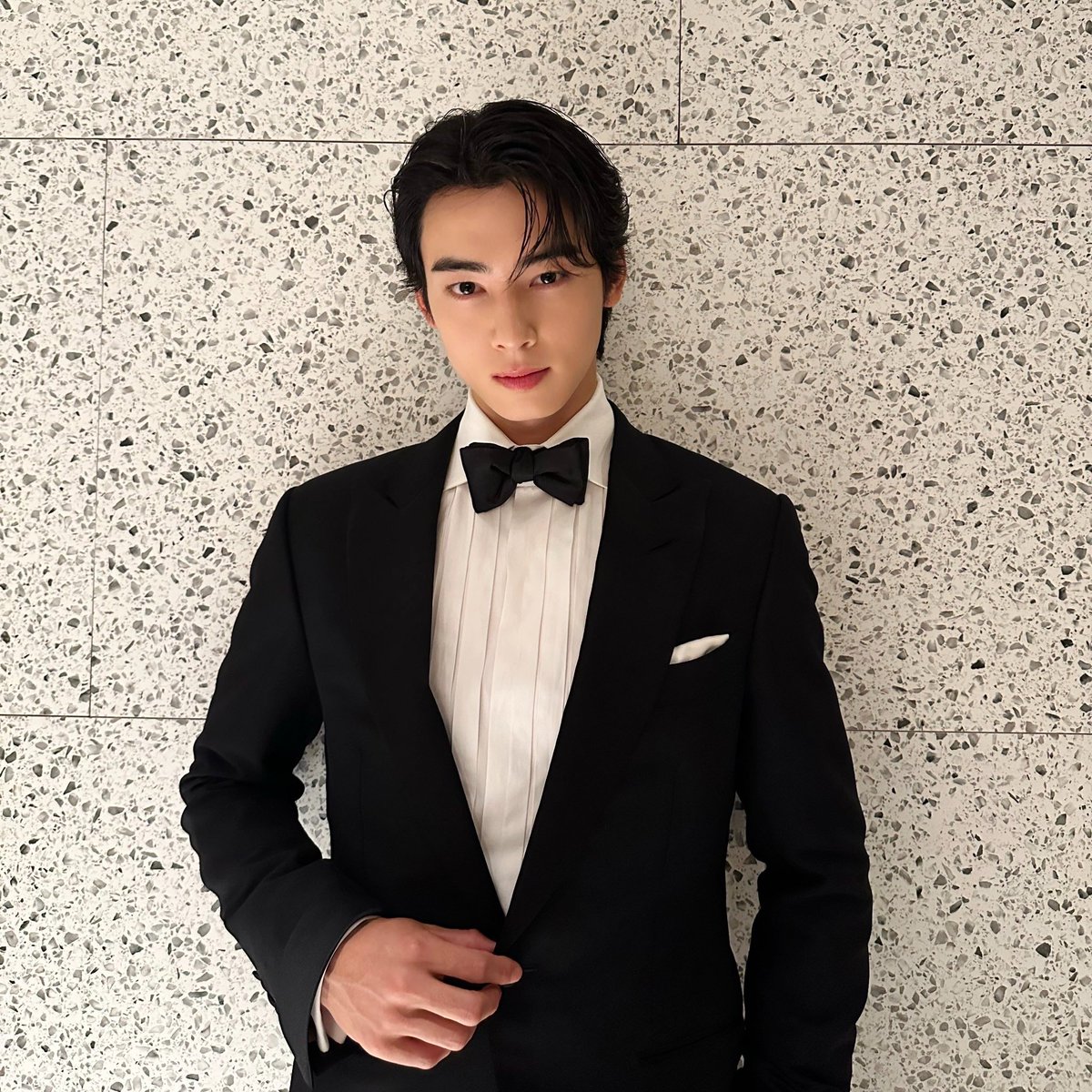 해피영 tweet media